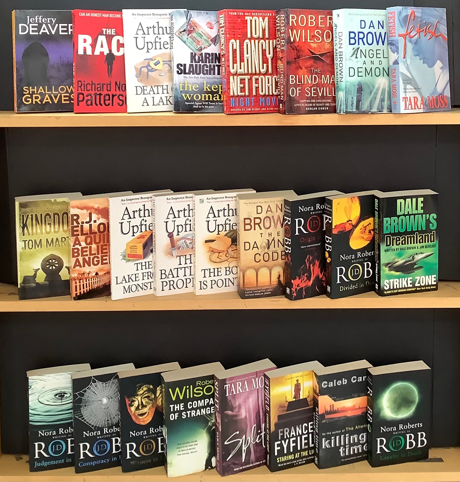 Secondhand Mass Market Crime Fiction & Thriller Bargain Book Box DSH63